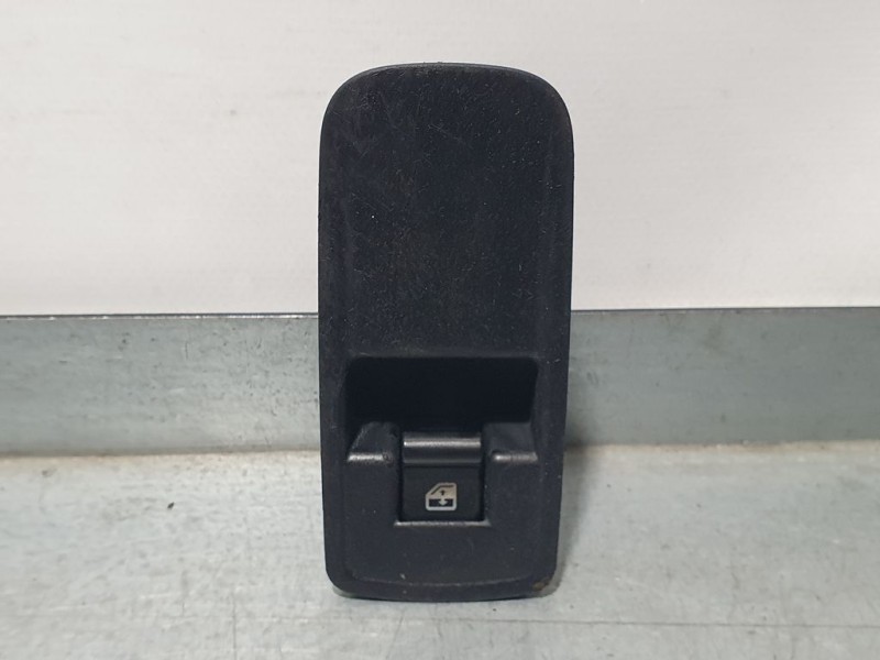 Recambio de mando elevalunas delantero derecho para alfa romeo mito (145) distinctive referencia OEM IAM 156085172  