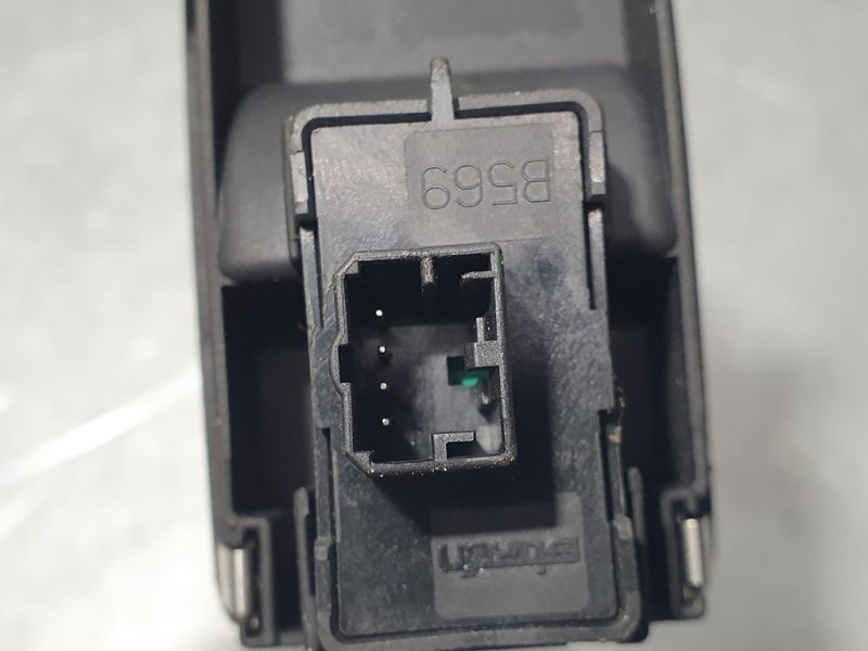 Recambio de mando elevalunas delantero derecho para alfa romeo mito (145) distinctive referencia OEM IAM 156085172  