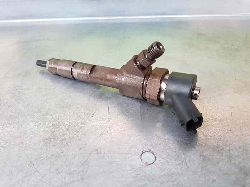 Recambio de inyector para renault scenic ii 1.9 dci diesel referencia OEM IAM 8200100272 0445110110B BOSCH