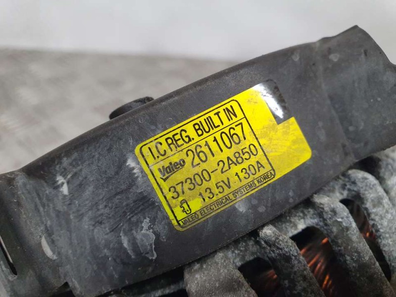 Recambio de alternador para kia cee´d business referencia OEM IAM 373002A850 2611067 VALEO