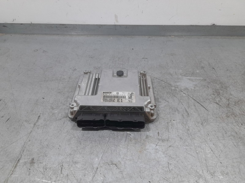 Recambio de centralita motor uce para toyota auris (_e15_) 1.4 d-4d (nde150_) referencia OEM IAM 8966102E10 BOSCH 0281013413