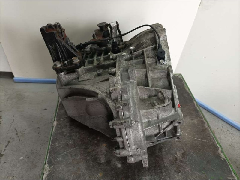 Recambio de caja cambios para kia cee´d business referencia OEM IAM WCJ6E 978233 6 VELOCIDADES