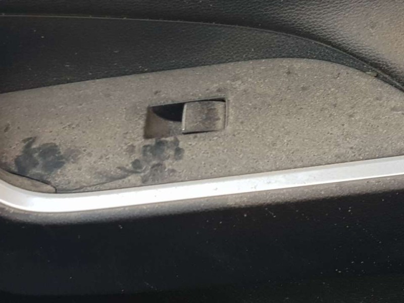 Recambio de mando elevalunas delantero derecho para toyota rav4 hybrid 4x2 advance referencia OEM IAM 8481012100  