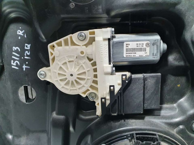 Recambio de elevalunas trasero izquierdo para volkswagen tiguan (5n1) advance referencia OEM IAM 5N0839729K BROSE ELECTRICO