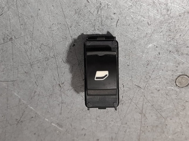 Recambio de mando elevalunas trasero izquierdo para peugeot 3008 allure referencia OEM IAM 98044803ZD  