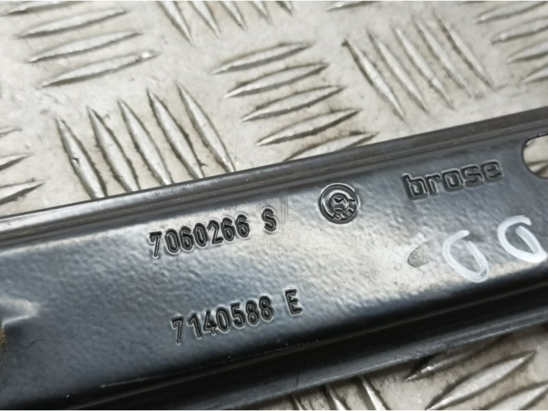 Recambio de elevalunas delantero derecho para bmw serie 3 berlina (e90) 320d referencia OEM IAM 7060266S 7140588E ELÉCTRICO BROS