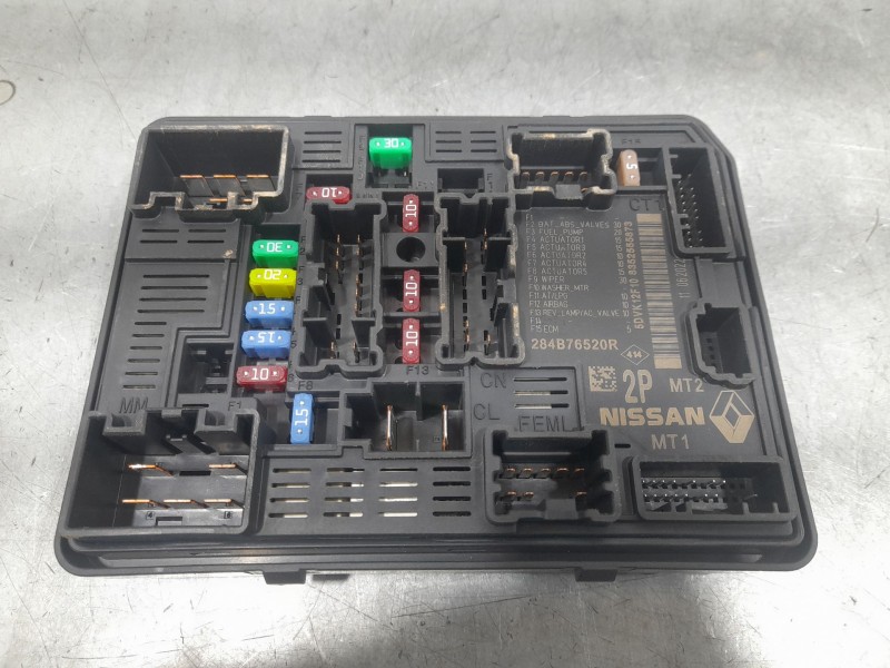 Recambio de caja reles / fusibles para dacia sandero confort referencia OEM IAM 284b76520R  
