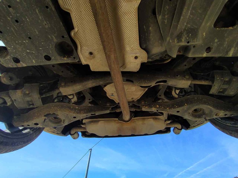 Recambio de puente trasero para mazda 3 lim. () black tech edition referencia OEM IAM B63B2880X  DISCO , 5 TORNILLOS , C/ ABS