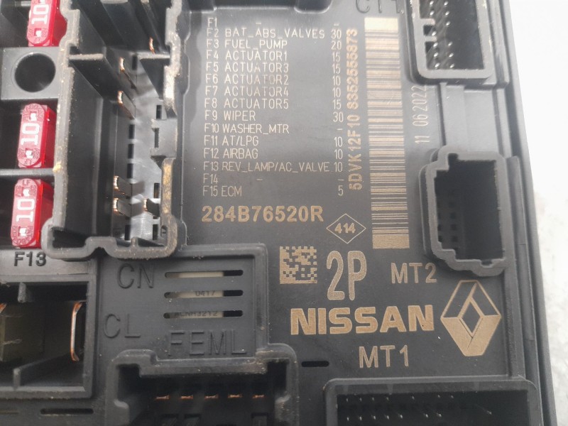 Recambio de caja reles / fusibles para dacia sandero confort referencia OEM IAM 284b76520R  