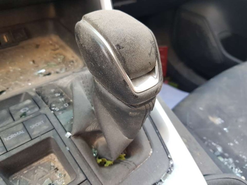 Recambio de palanca cambio para toyota rav4 hybrid 4x2 advance referencia OEM IAM 3354240050C0  