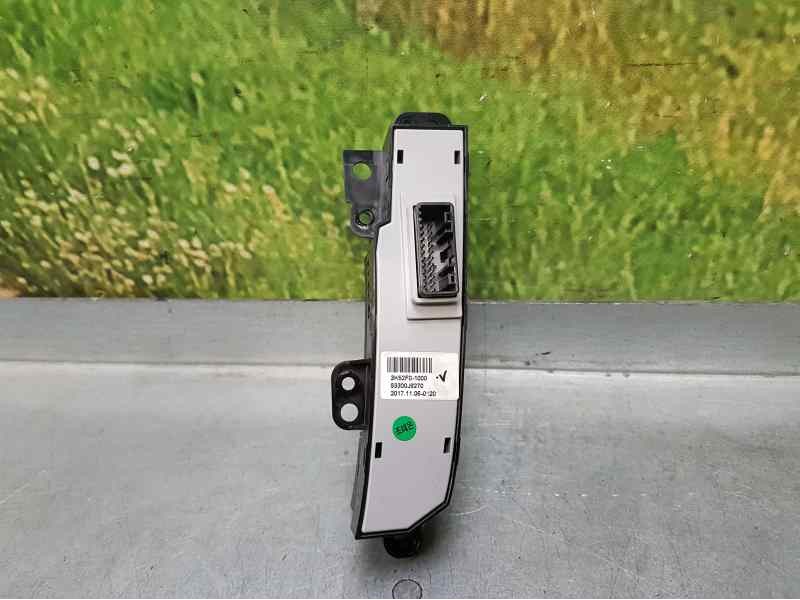 Recambio de mando multifuncion para hyundai kona style 4wd referencia OEM IAM 93300J9270 3K52F01000 
