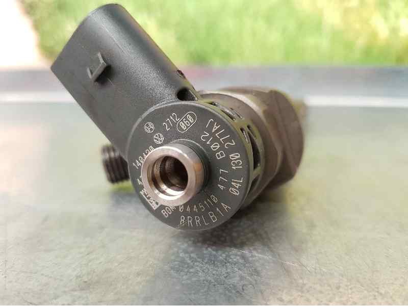 Recambio de inyector para volkswagen golf vii lim. (5g1) 1.6 tdi dpf referencia OEM IAM 04L130277AJ 0445110477B BOSCH