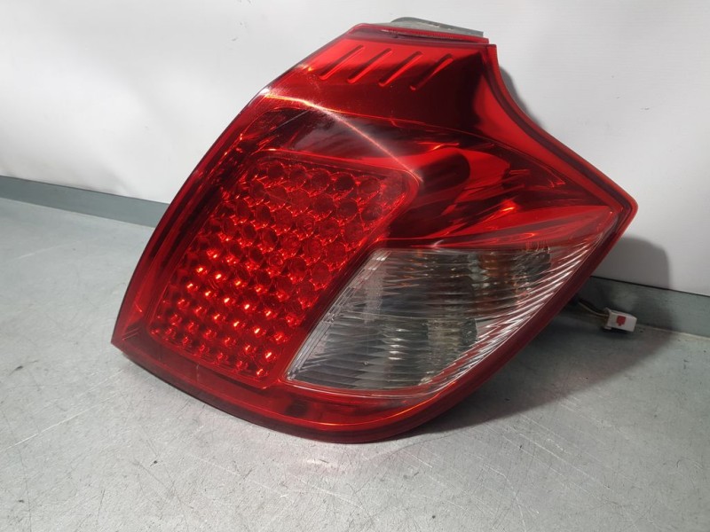 Recambio de piloto trasero derecho para kia cee´d drive referencia OEM IAM   TIENE UNA MANCHA BLANCA