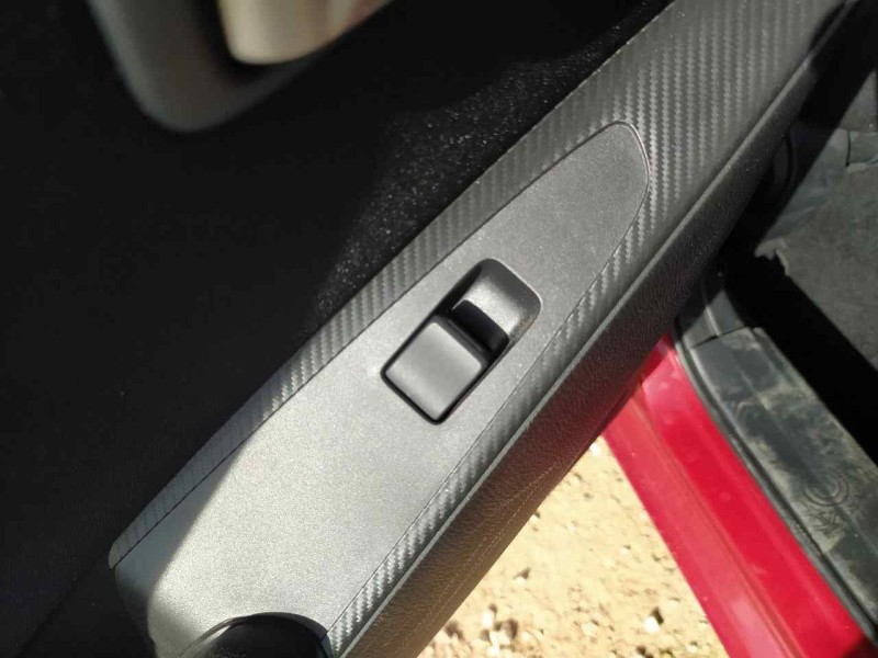 Recambio de mando elevalunas trasero izquierdo para mazda 2 lim. () black tech edition referencia OEM IAM D09H66370  