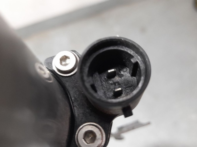 Recambio de elevalunas trasero derecho para renault kangoo extrem referencia OEM IAM 827200474R 2 PINES 128000842l