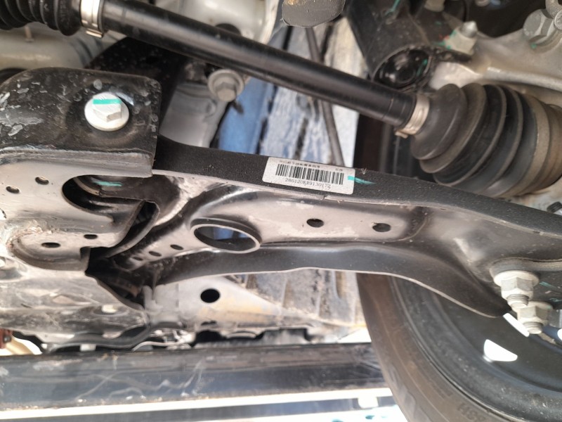 Recambio de brazo suspension inferior delantero izquierdo para mg mg 3 (5fp) mg 3 1.5 referencia OEM IAM 11746120  