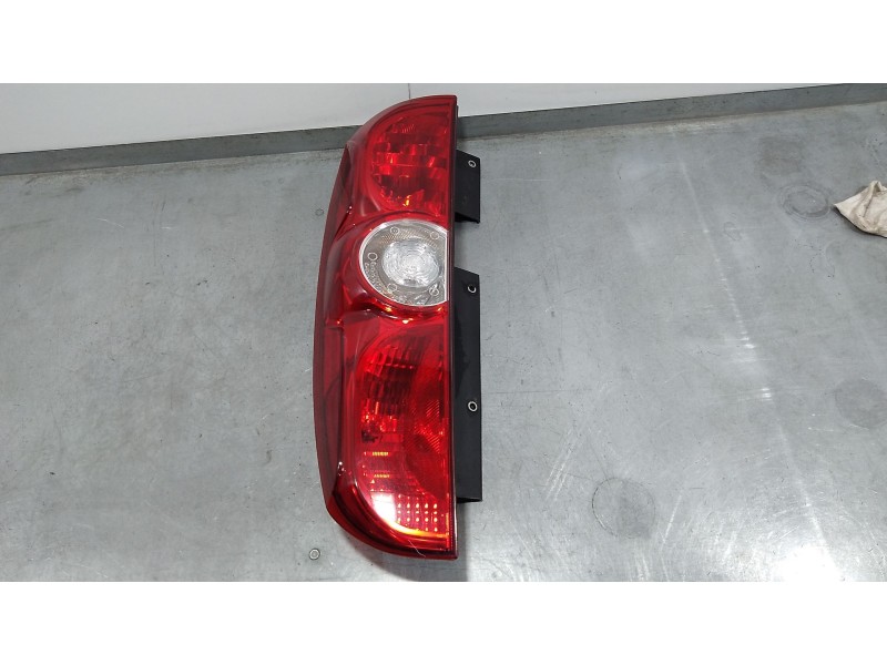 Recambio de piloto trasero derecho para fiat doblo cargo (263_) 1.3 d multijet (263wxu1a) referencia OEM IAM 00518106730  Mako