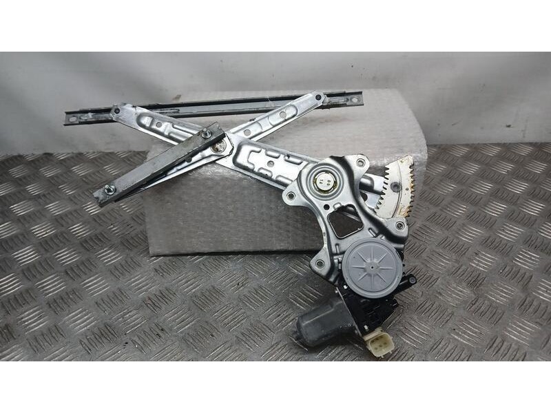 Recambio de elevalunas trasero derecho para nissan x-trail (t32) tekna referencia OEM IAM 827301BA0A ELECTRICO 6 PINS DENSO 2621