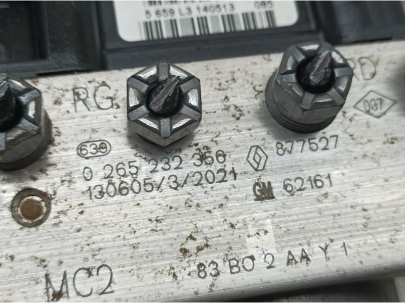 Recambio de abs para renault trafic combi (ab 4.01) 9 - plazas (l1h1) 2,9t combi corto referencia OEM IAM 877527 0265232356 BOSC
