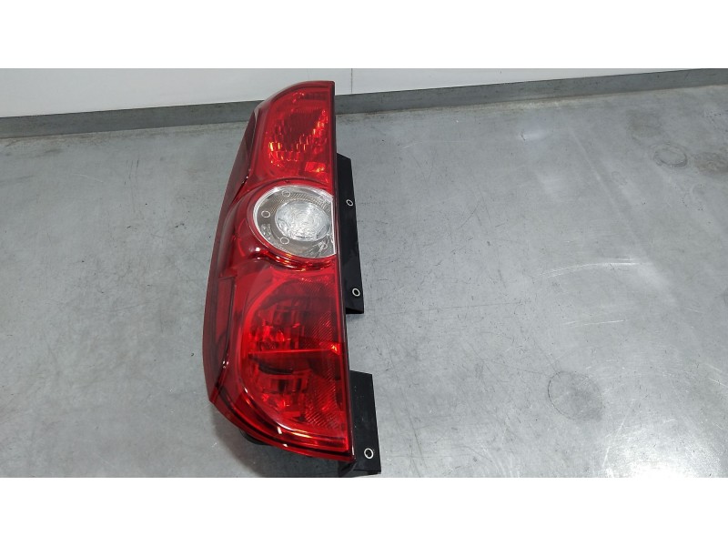 Recambio de piloto trasero izquierdo para fiat doblo cargo (263_) 1.3 d multijet (263wxu1a) referencia OEM IAM 00518106740  Mako