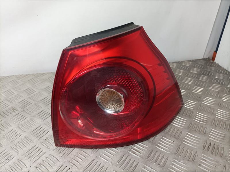 Recambio de piloto trasero derecho para volkswagen golf v berlina (1k1) highline referencia OEM IAM 1K6945096AC  EXTERIOR VALEO