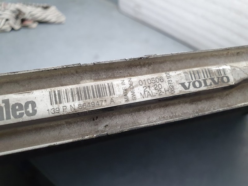 Recambio de intercooler para volvo s60 berlina 2.4 t / 2.5 t referencia OEM IAM 8649471A  