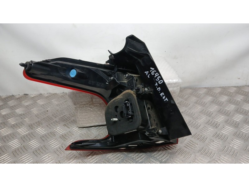 Recambio de piloto trasero derecho exterior para peugeot 2008 i (cu_) 1.5 bluehdi 100 referencia OEM IAM 9826730380 ROZADO 