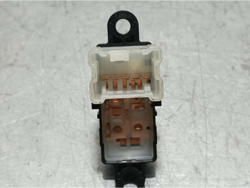 Recambio de mando elevalunas trasero izquierdo para renault kadjar business referencia OEM IAM 16X05SN  