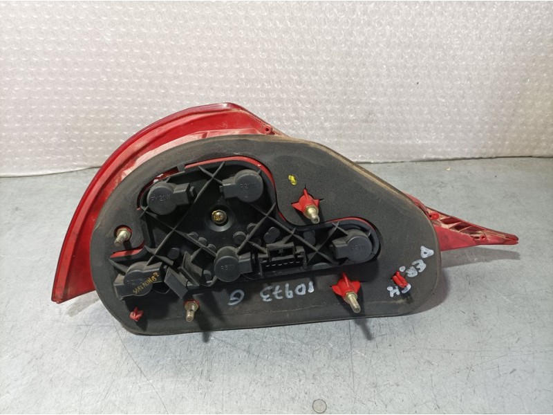 Recambio de piloto trasero derecho para lancia lancia y 1.2 16v ls referencia OEM IAM   