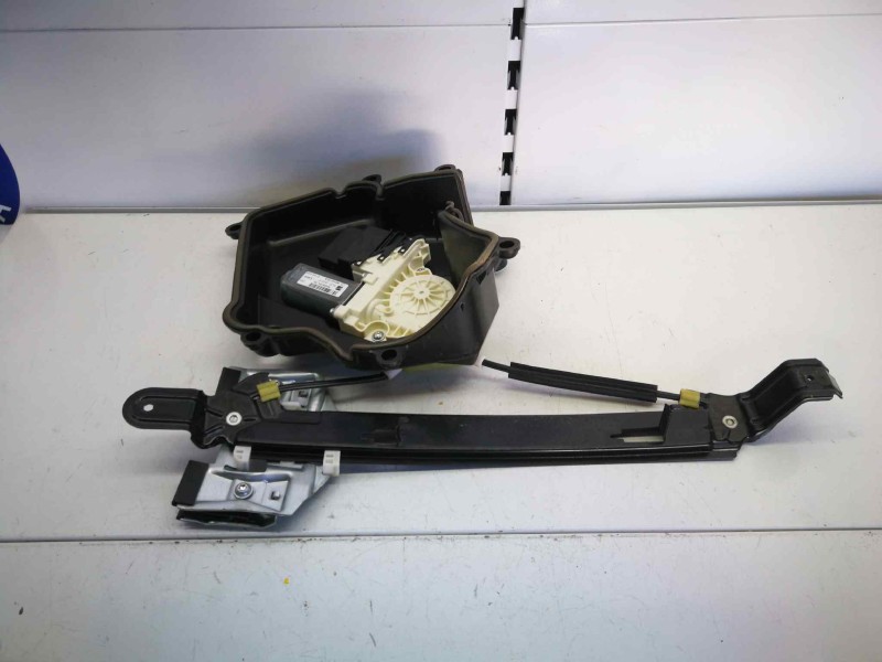 Recambio de elevalunas delantero izquierdo para seat leon (1p1) 1.9 tdi referencia OEM IAM 1K0959703N  18 PINS