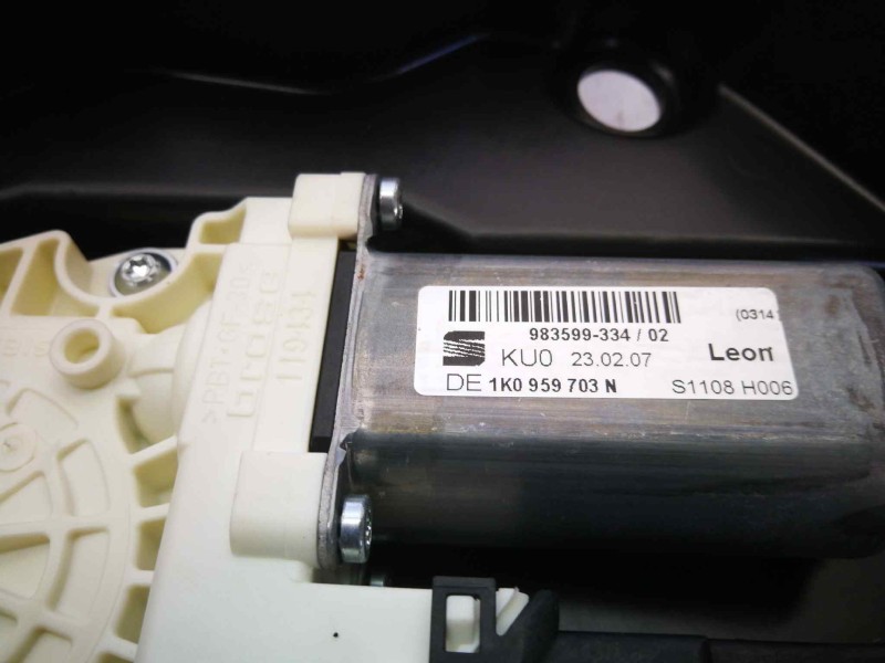 Recambio de elevalunas delantero izquierdo para seat leon (1p1) 1.9 tdi referencia OEM IAM 1K0959703N  18 PINS