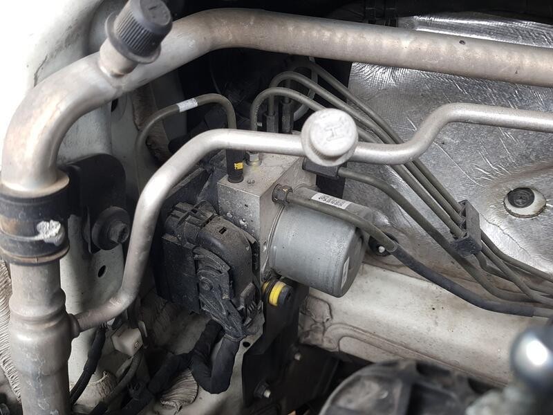 Recambio de abs para ssangyong korando (c300) 1.5 referencia OEM IAM 4892037112  