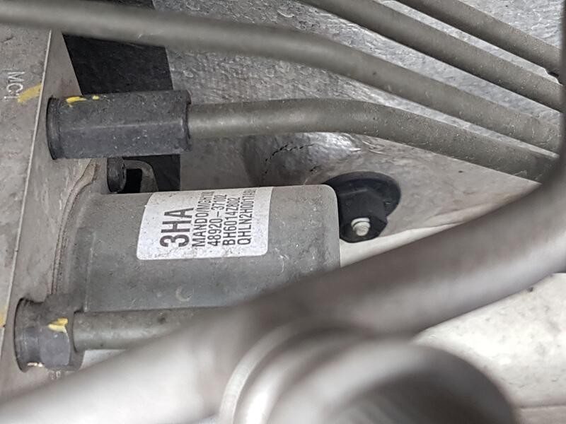 Recambio de abs para ssangyong korando (c300) 1.5 referencia OEM IAM 4892037112  