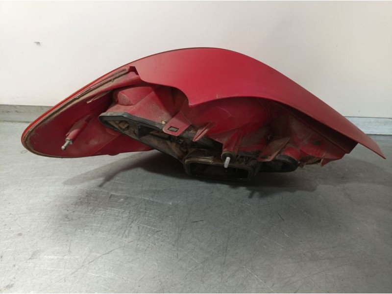 Recambio de piloto trasero derecho para peugeot 207 x-line referencia OEM IAM 6351Y7  