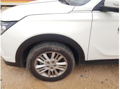 Recambio de aleta delantera izquierda para ssangyong korando (c300) 1.5 referencia OEM IAM 5181137000  