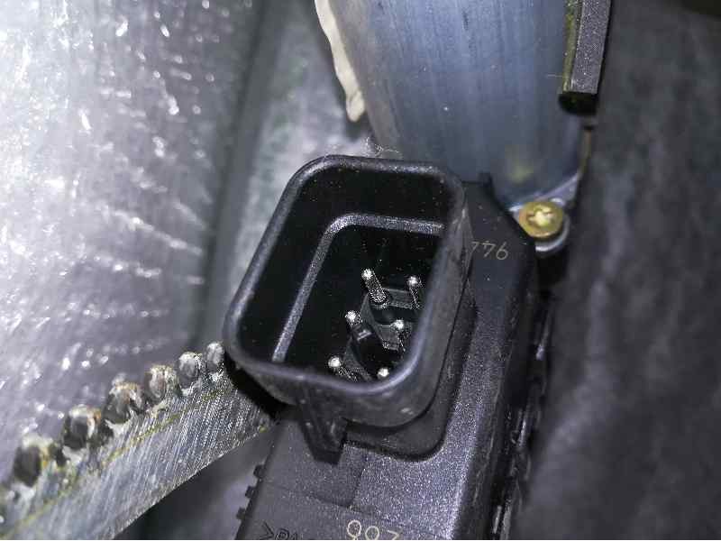 Recambio de elevalunas delantero derecho para opel astra g berlina club referencia OEM IAM 90521882 6 PINS ELECTRICO 