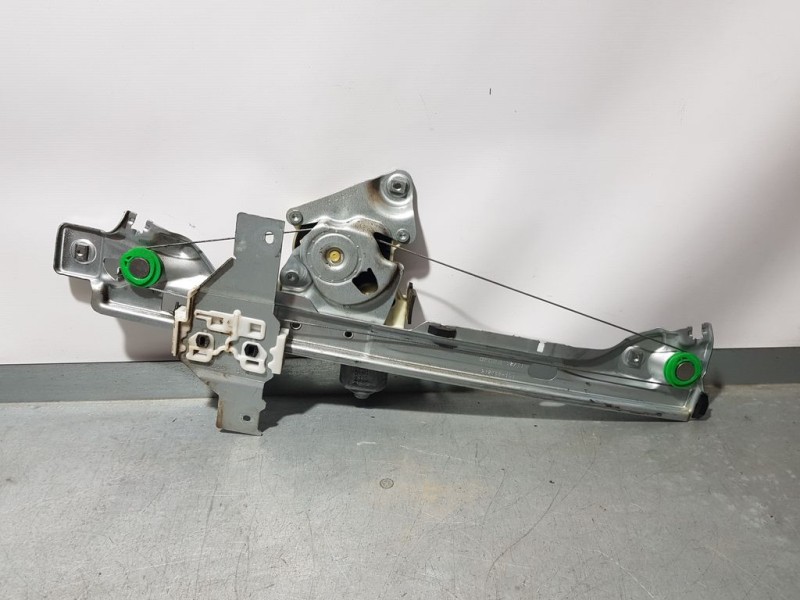 Recambio de elevalunas trasero izquierdo para peugeot 5008 confort referencia OEM IAM 9683671780 921386101 BROSE ELÉCTRICO 6 PIN
