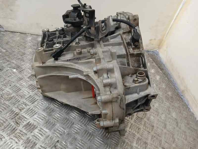 Recambio de caja cambios para kia sportage drive 4x2 referencia OEM IAM WBJ6K 736016 6VELOCIDADES