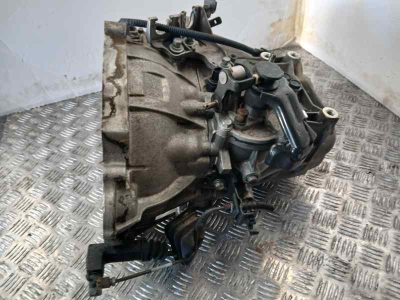 Recambio de caja cambios para kia sportage drive 4x2 referencia OEM IAM WBJ6K 736016 6VELOCIDADES