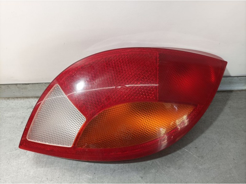 Recambio de piloto trasero derecho para ford ka (ccq) básico referencia OEM IAM 1105789  