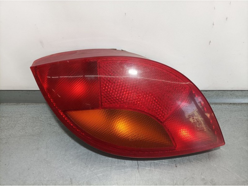 Recambio de piloto trasero izquierdo para ford ka (ccq) básico referencia OEM IAM 1120331  