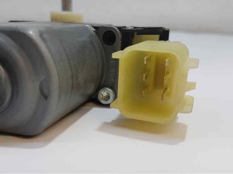 Recambio de motor elevalunas delantero derecho para ford fiesta (ccn) trend referencia OEM IAM 8A6114553B  6 PINS