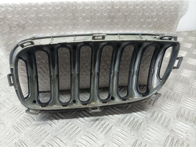 Recambio de rejilla delantera para bmw x3 (e83) 3.0d referencia OEM IAM 340291002  DERECHA