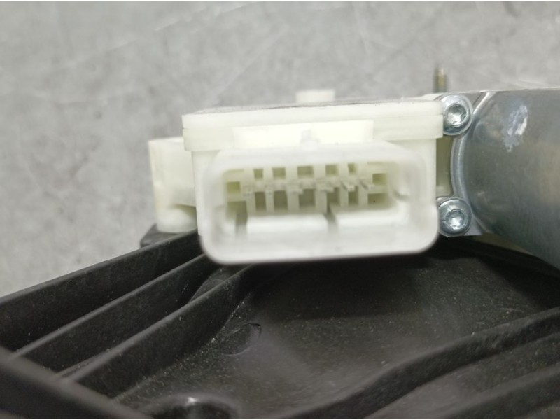 Recambio de elevalunas trasero derecho para renault clio v zen referencia OEM IAM 827209773R  ELECTRICO 6 PINS