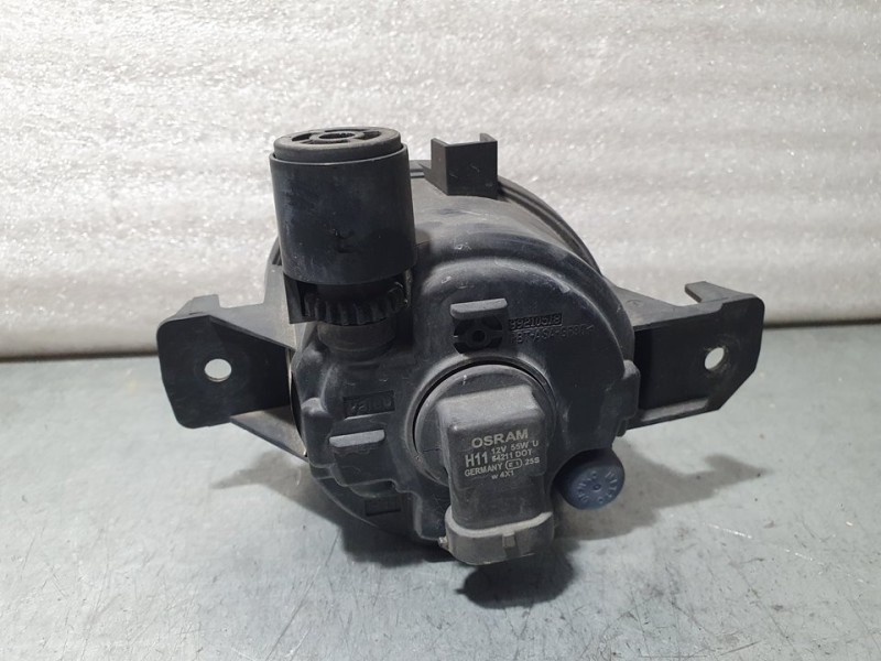 Recambio de faro antiniebla derecho para bmw serie 1 berlina (e81/e87) 116i referencia OEM IAM 692465603 89203661 VALEO