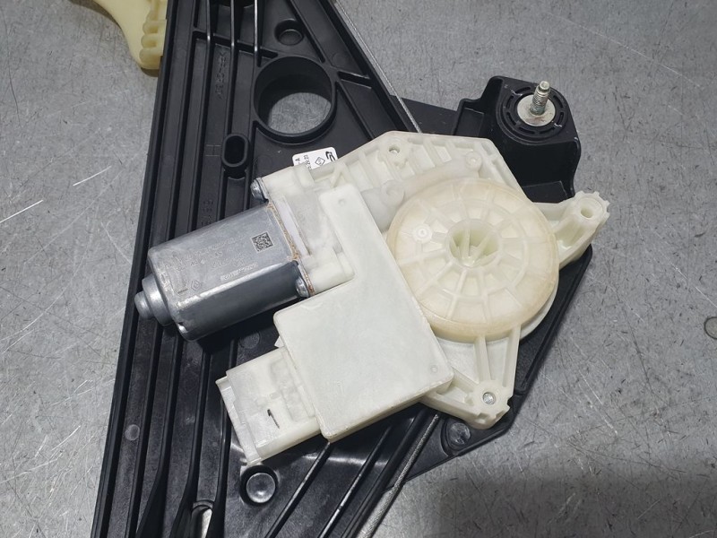 Recambio de elevalunas trasero izquierdo para renault clio v zen referencia OEM IAM 827217837R  ELECTRICO 6 PINS