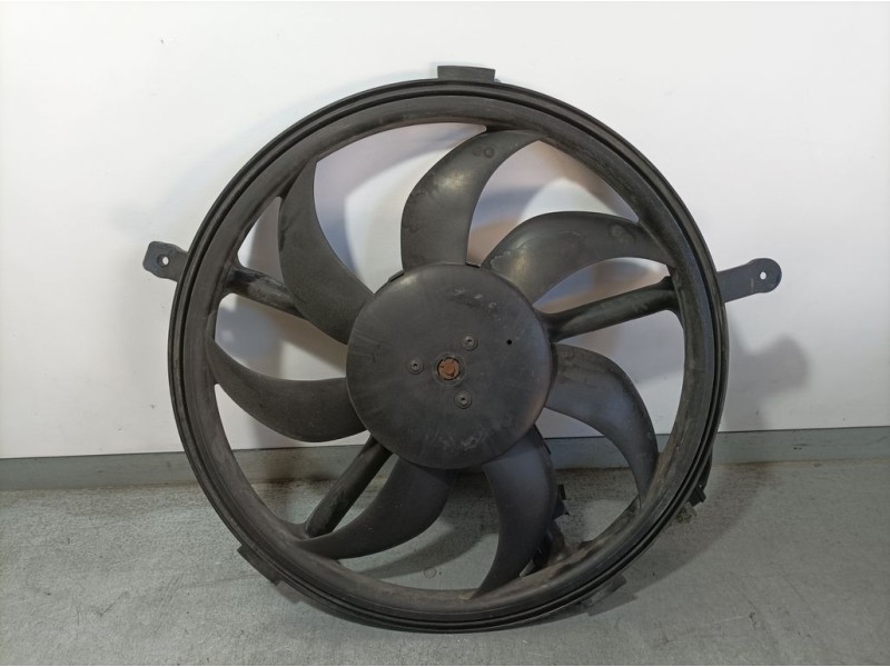 Recambio de electroventilador para mini mini (r56) one referencia OEM IAM 130303019  BOSCH