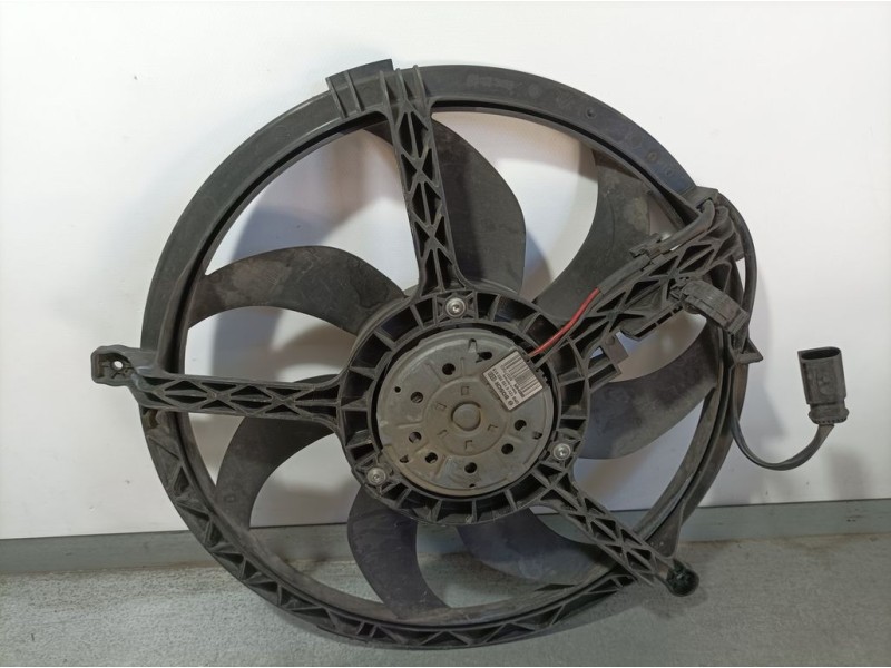 Recambio de electroventilador para mini mini (r56) one referencia OEM IAM 130303019  BOSCH