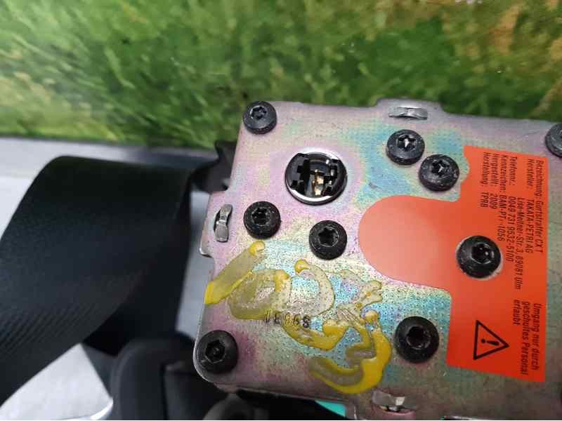 Recambio de pretensor airbag derecho para toyota yaris active referencia OEM IAM 732100D200  