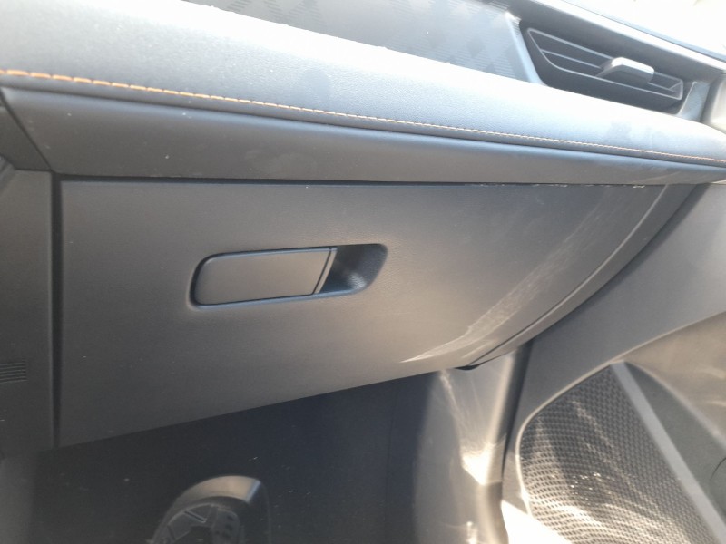 Recambio de guantera para mg mg 3 (5fp) mg 3 1.5 referencia OEM IAM 11151676  